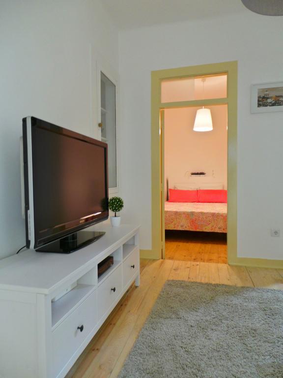 Barracao De Alfama Apartments Lisbon Bagian luar foto