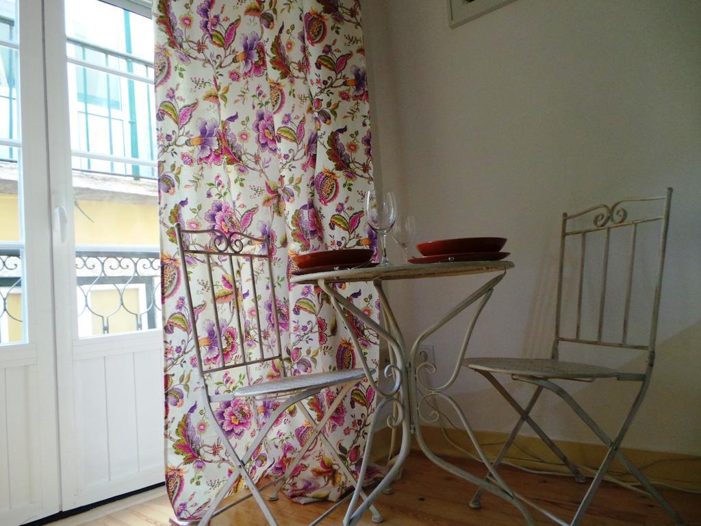 Barracao De Alfama Apartments Lisbon Bagian luar foto