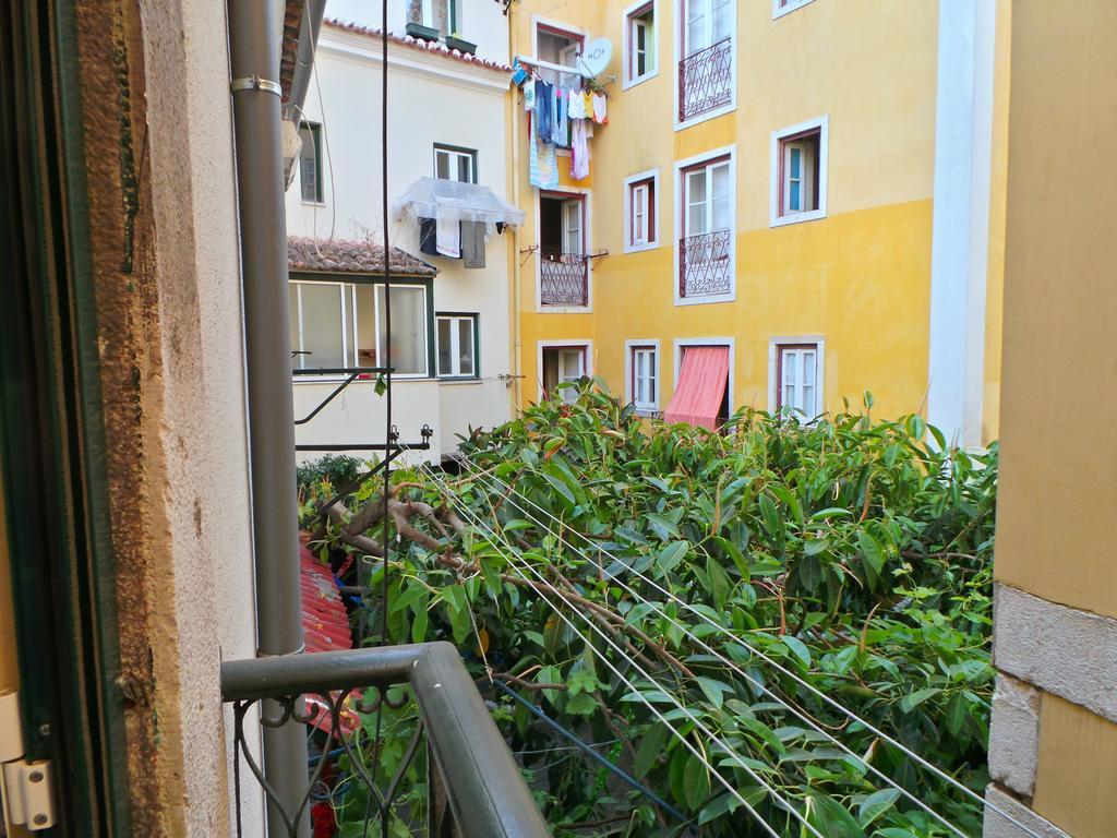 Barracao De Alfama Apartments Lisbon Bagian luar foto